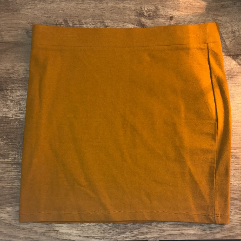 Size medium, yellow/ orange Forever 21 mini skirt